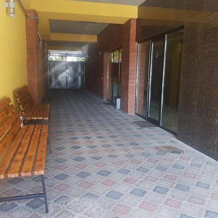 Hotel LU-MA Tbilisi Buitenkant foto